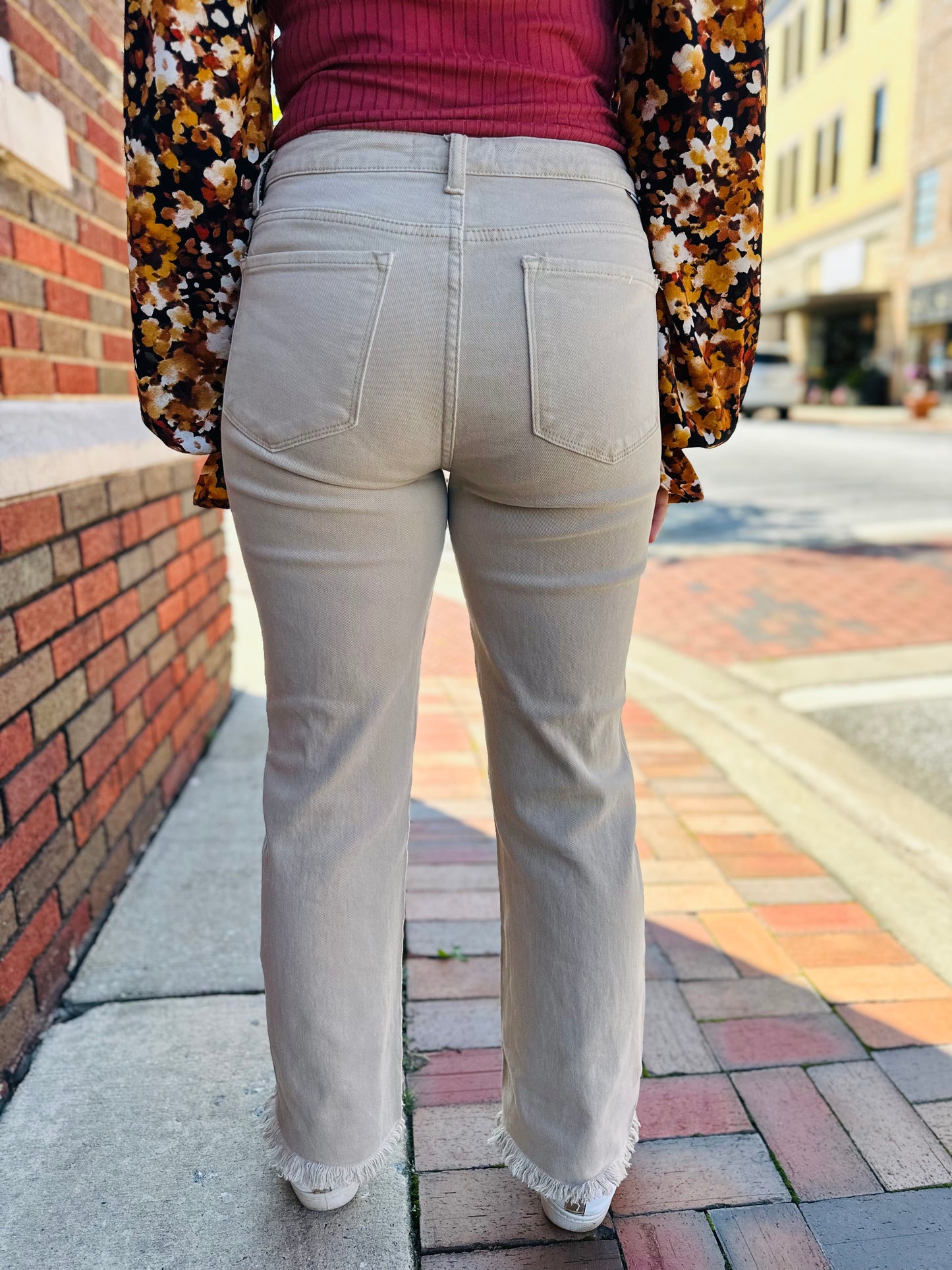 Fall Sandstorm Knee Distressed Risen Jean