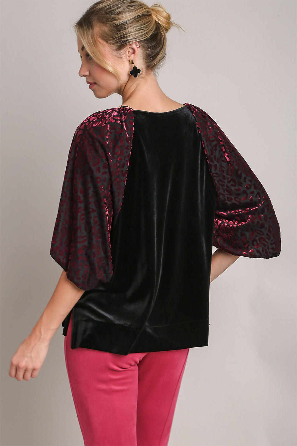 Round Neck Leopard Balloon Sleeve Velvet Top ONLINE ONLY