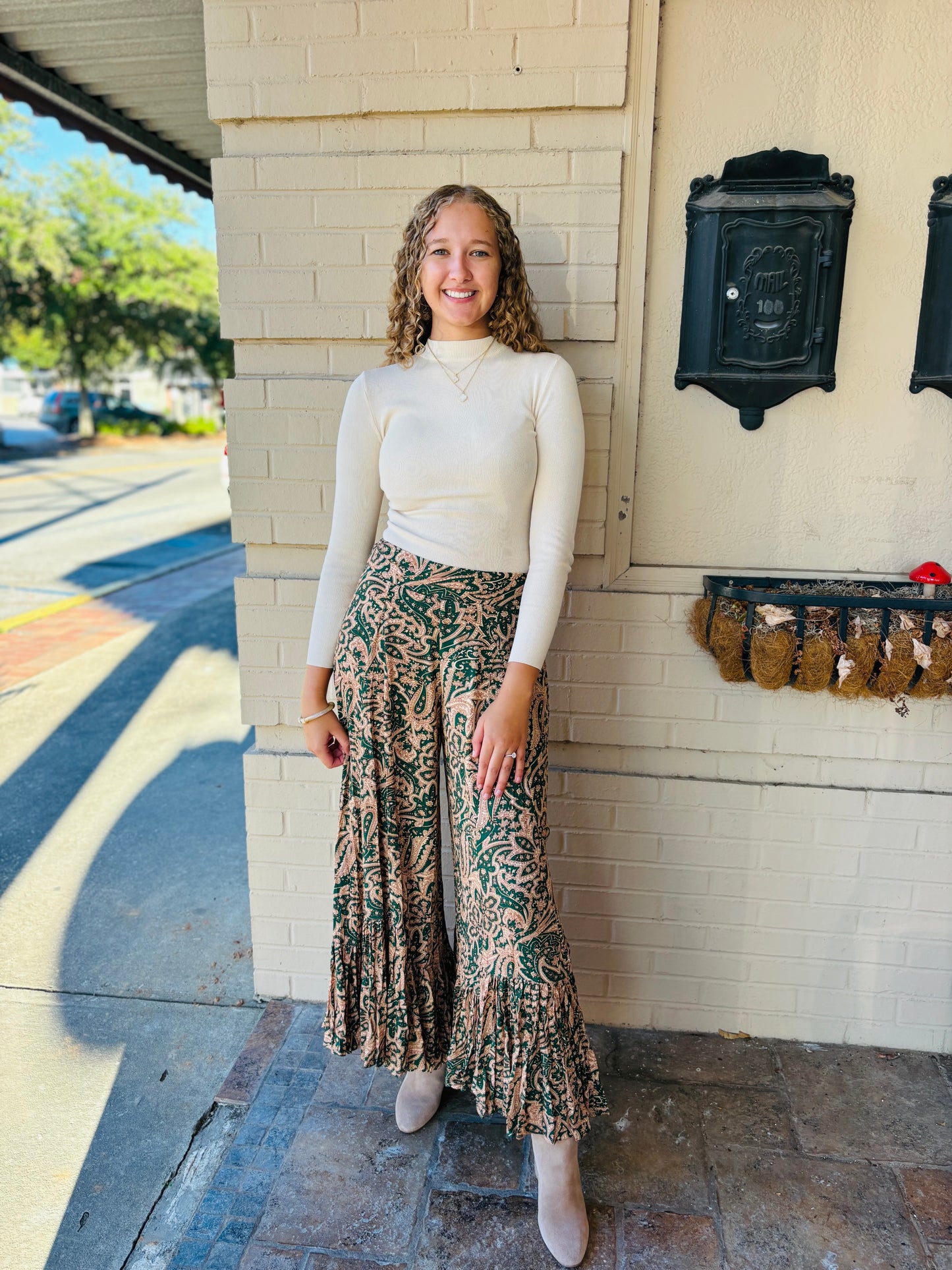 Paisley Print Wide Ruffled Pants - Green