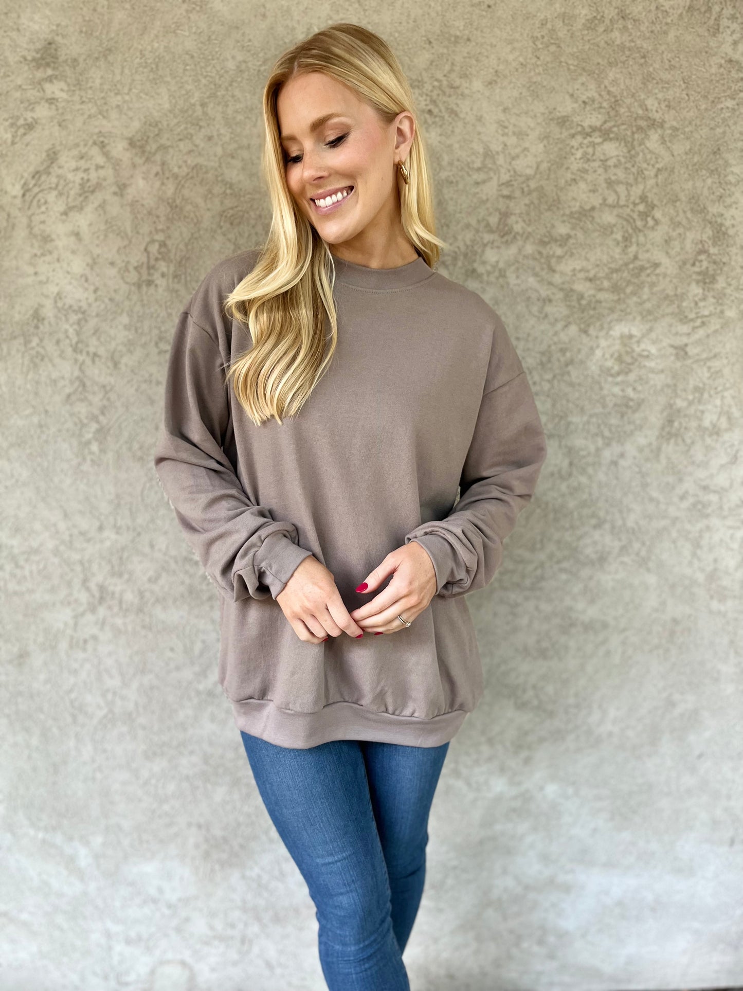 Relaxed Oversized Pullover Sweatshirt - Mocha