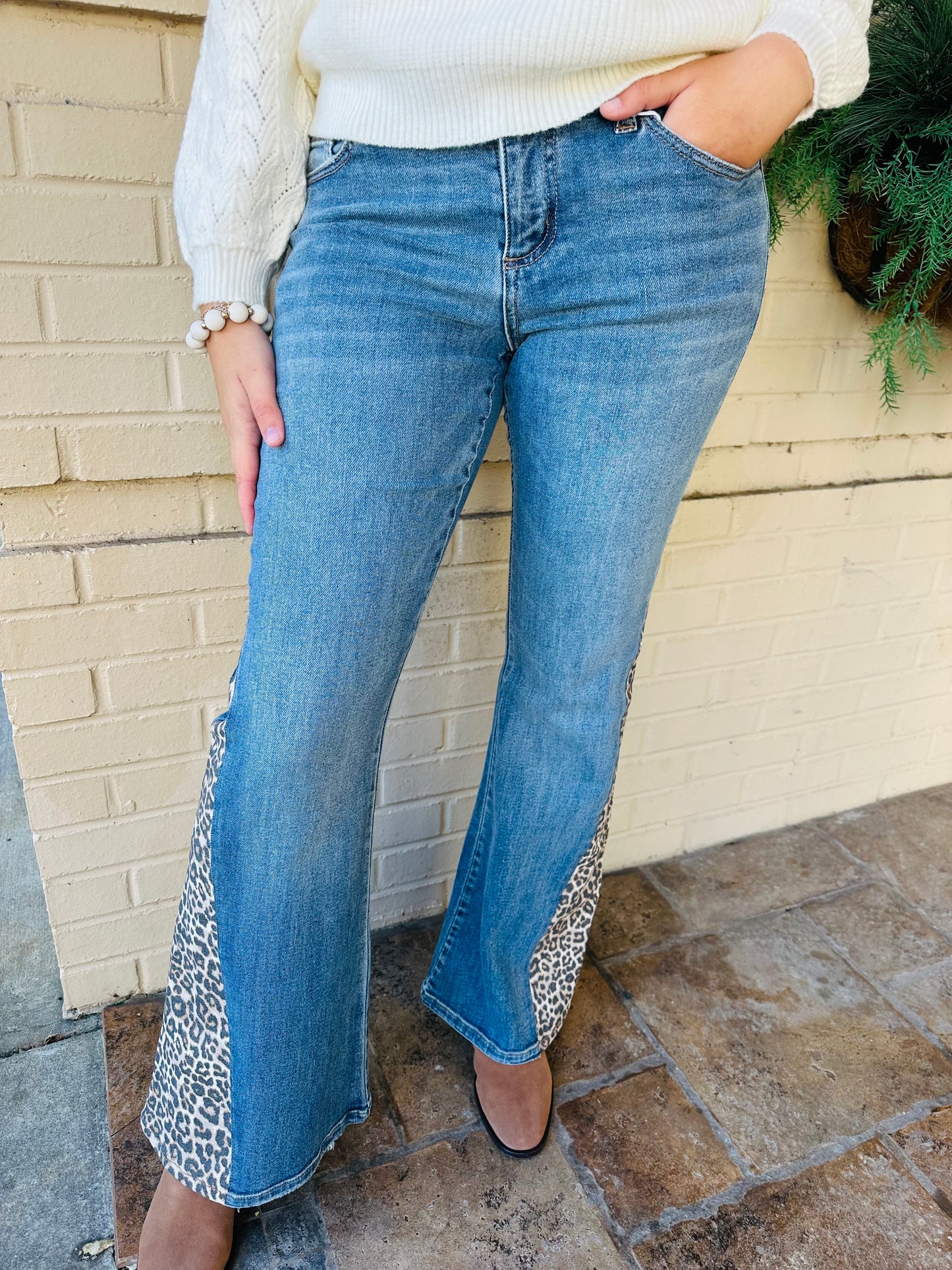 Cello Mid Rise Leopard Flare