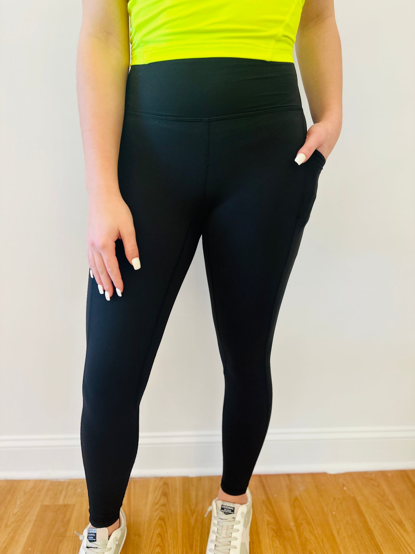 BUTTER YOGA PANTS WITH SIDE POCKETS Black