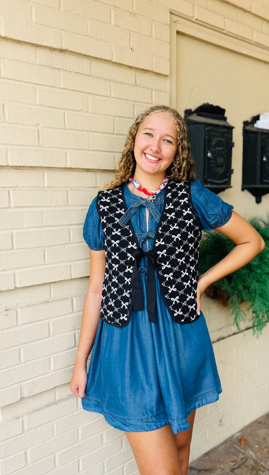 Bow Pattern Front Tie Quilted Vest