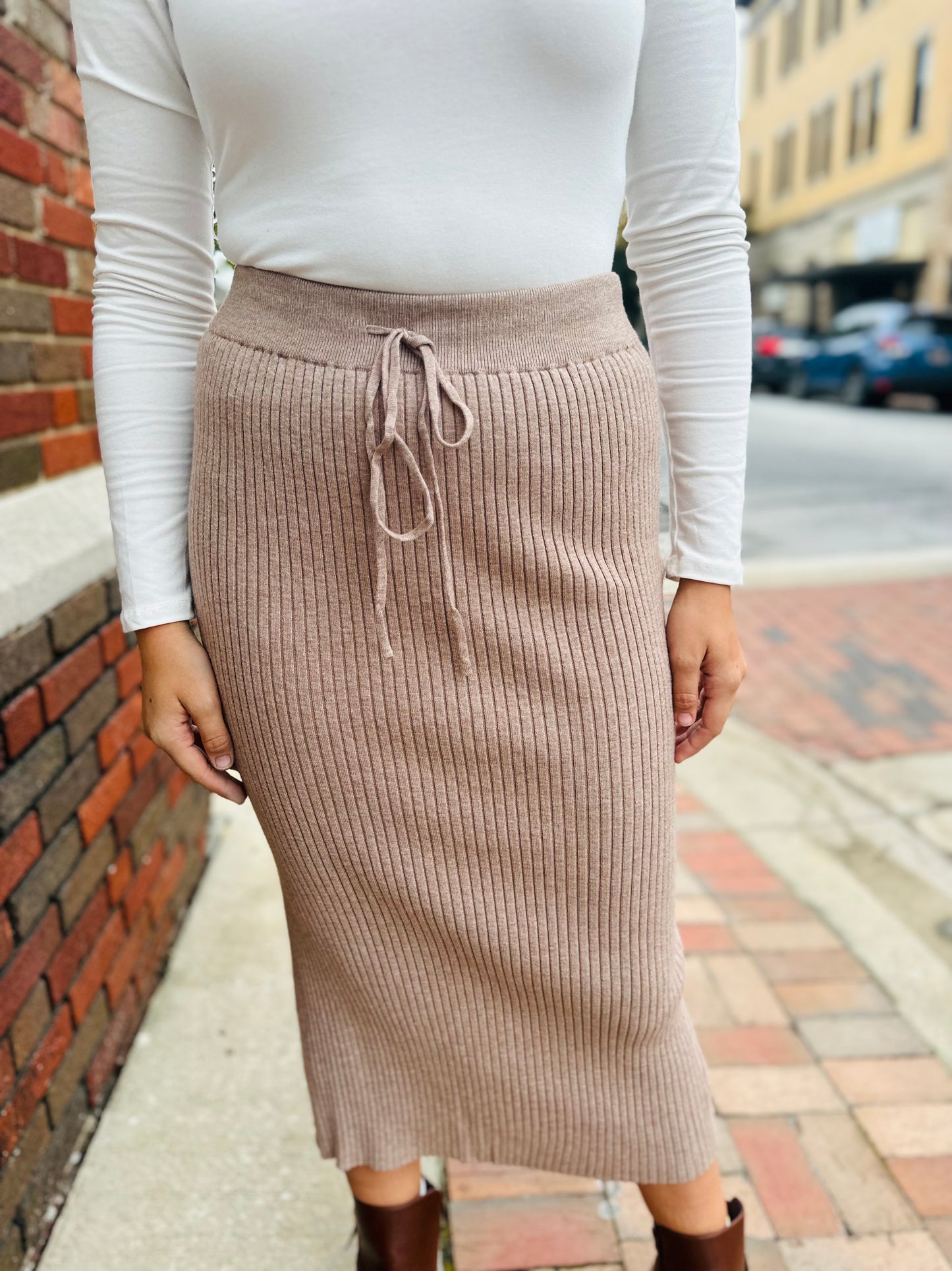 Knit Elegance Midi Ribbed Sweater Skirt