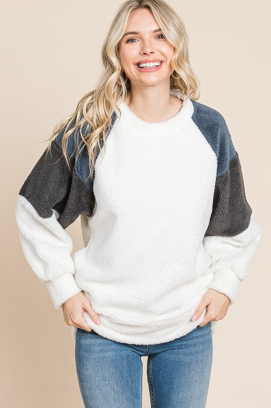 Color Block Faux Fur Raglan Sleeve Sweatshirt ONLINE ONLY