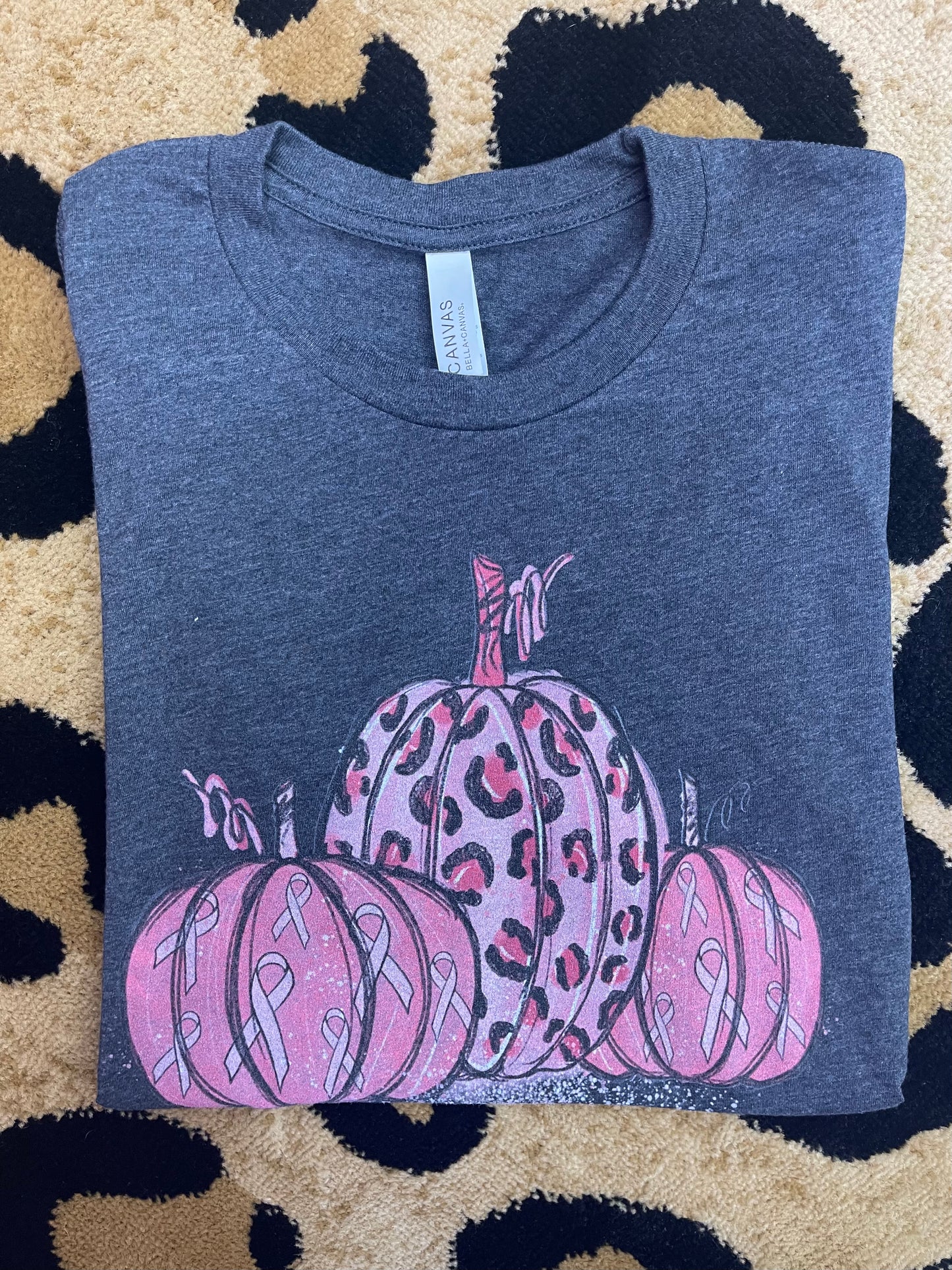 Breast Cancer Leopard Pumpkins Short Sleeve Graphic Tee